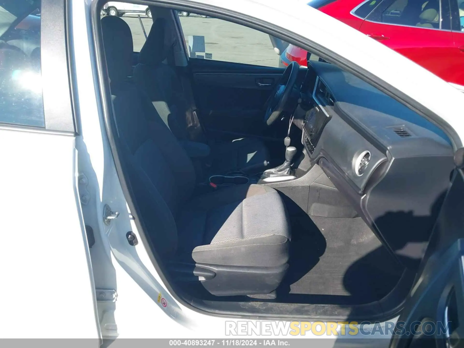5 fotografías del automóvil dañado 5YFBURHE0KP935772 TOYOTA COROLLA 2019