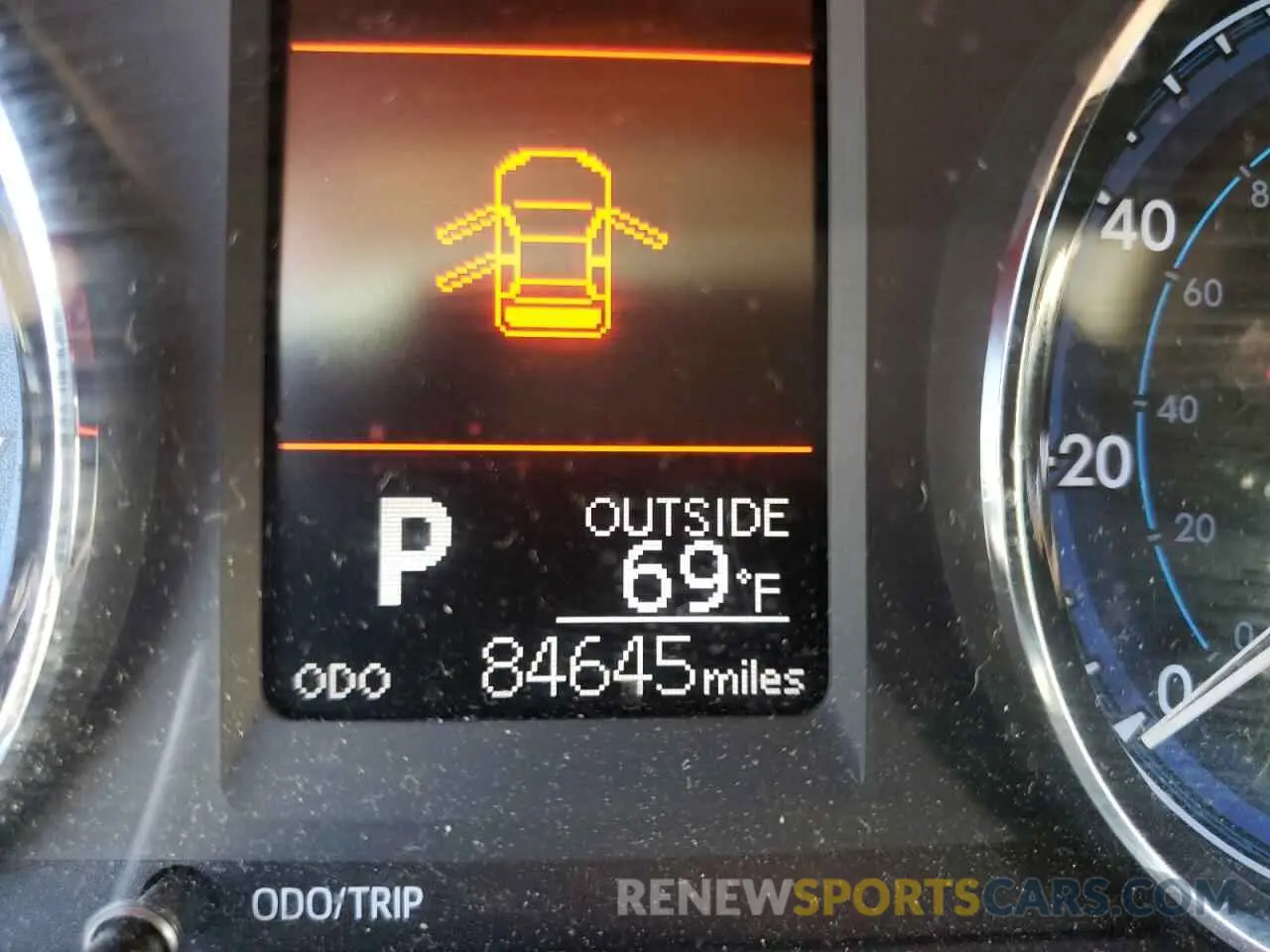 8 fotografías del automóvil dañado 5YFBURHE0KP936839 TOYOTA COROLLA 2019