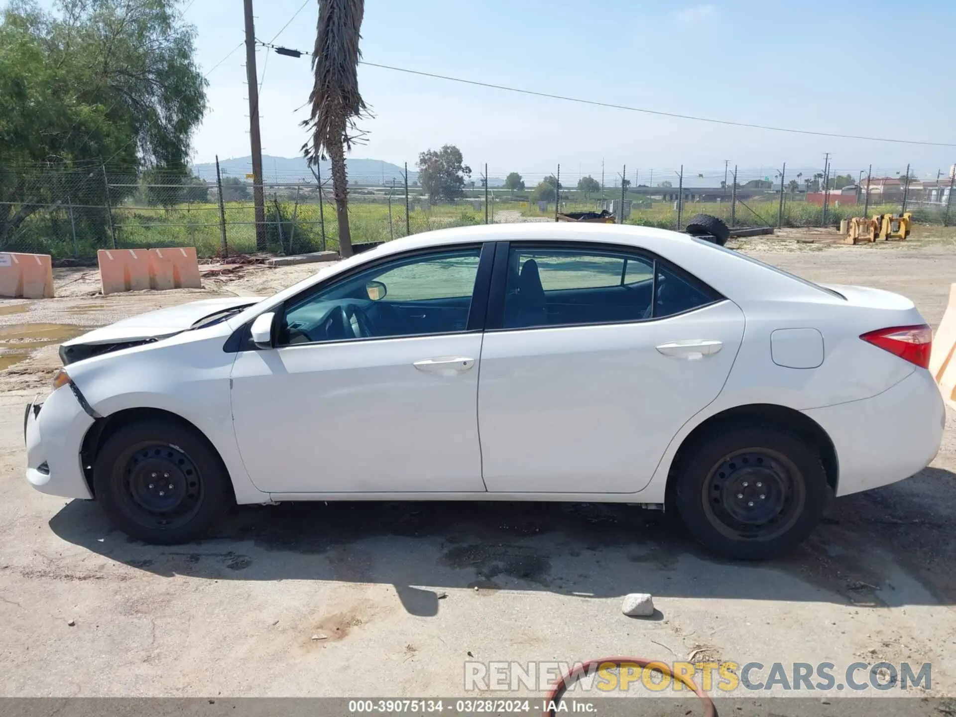 14 fotografías del automóvil dañado 5YFBURHE0KP938266 TOYOTA COROLLA 2019