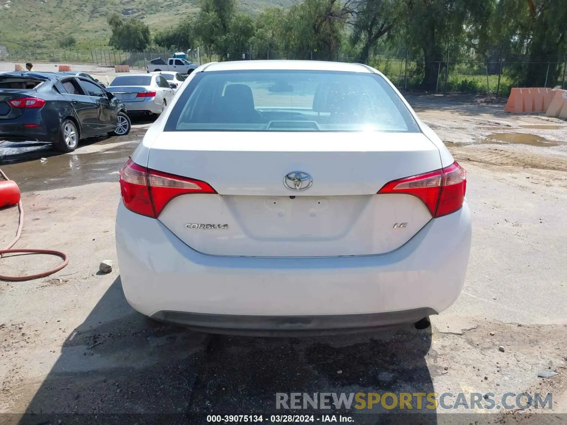 16 fotografías del automóvil dañado 5YFBURHE0KP938266 TOYOTA COROLLA 2019