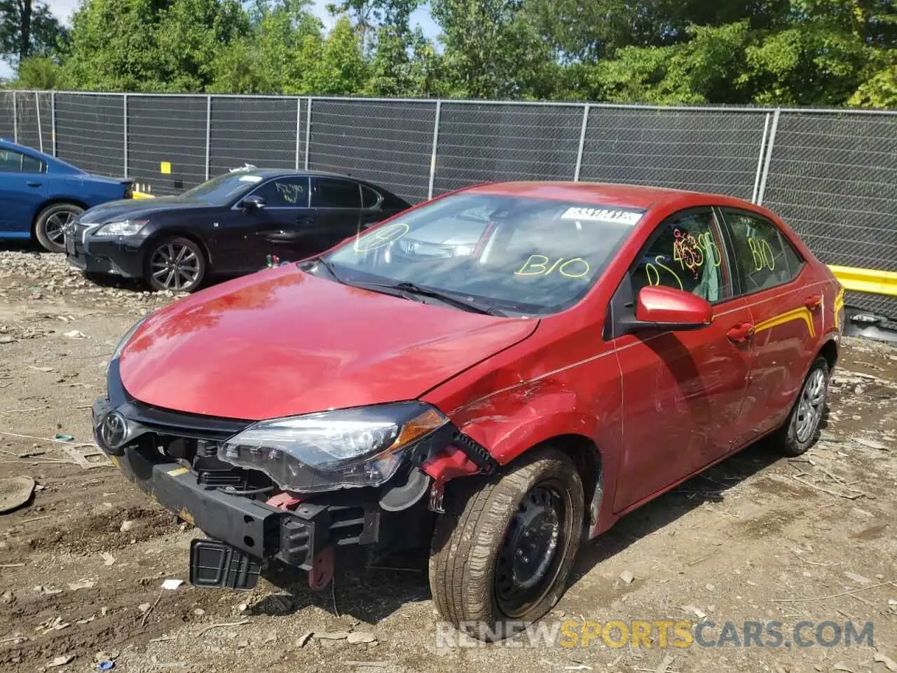 2 fotografías del automóvil dañado 5YFBURHE0KP941443 TOYOTA COROLLA 2019