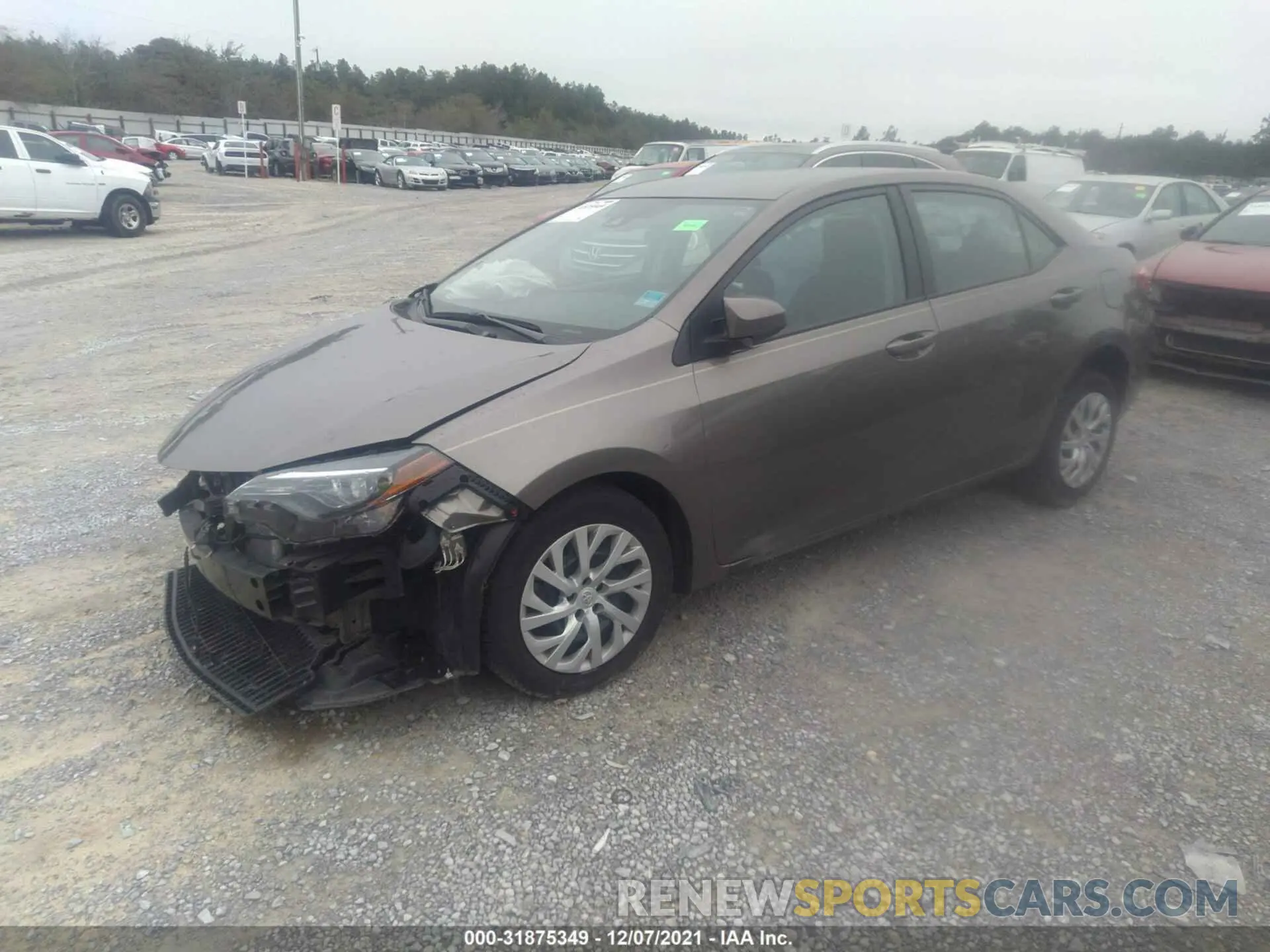 2 fotografías del automóvil dañado 5YFBURHE0KP947081 TOYOTA COROLLA 2019
