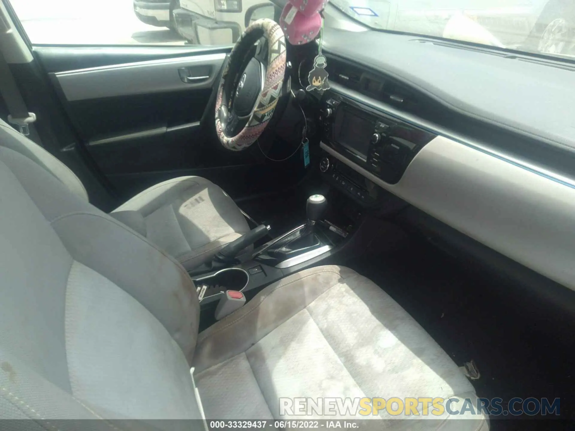 5 fotografías del automóvil dañado 5YFBURHE1KP860452 TOYOTA COROLLA 2019