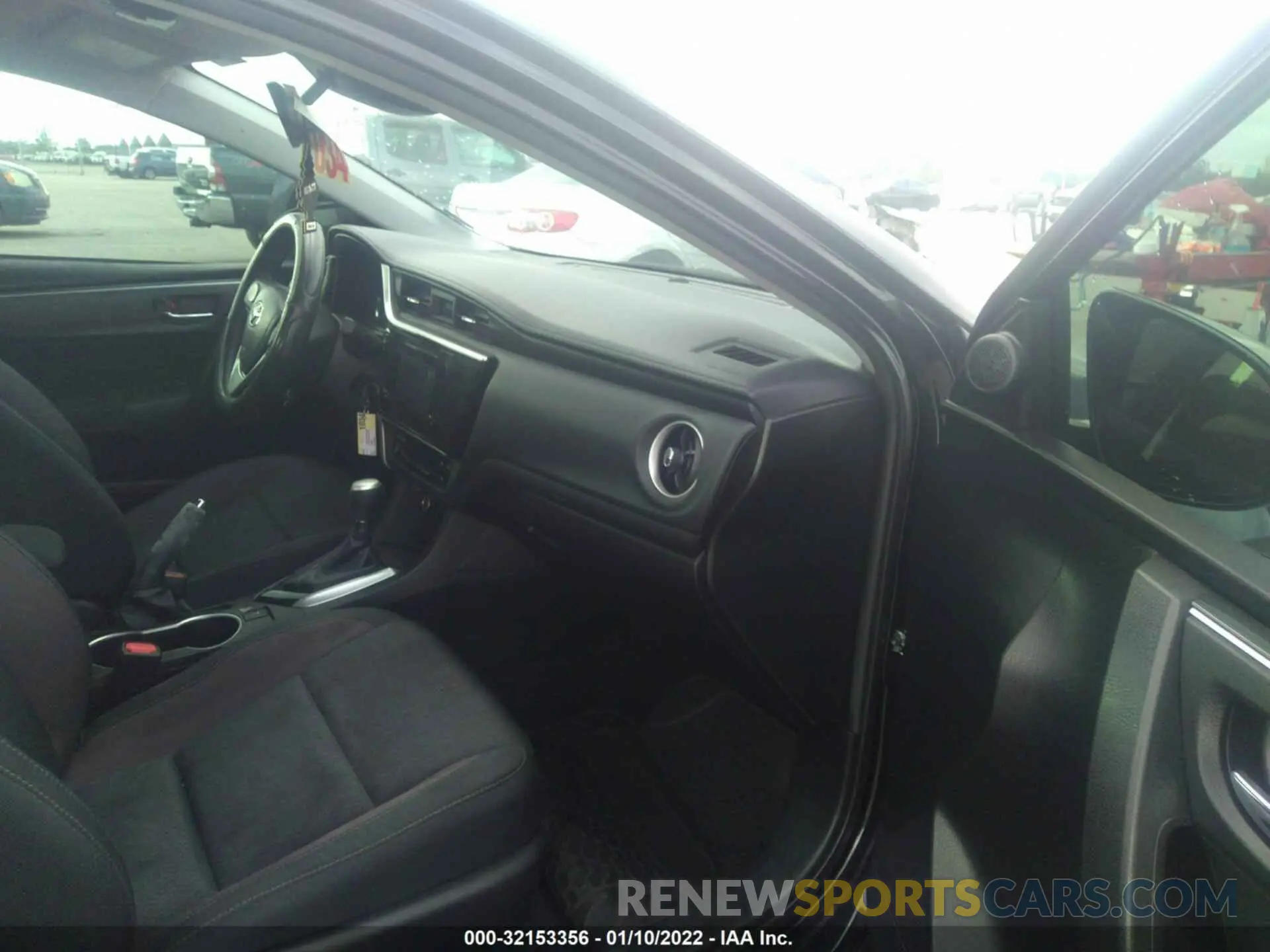 5 fotografías del automóvil dañado 5YFBURHE1KP860757 TOYOTA COROLLA 2019