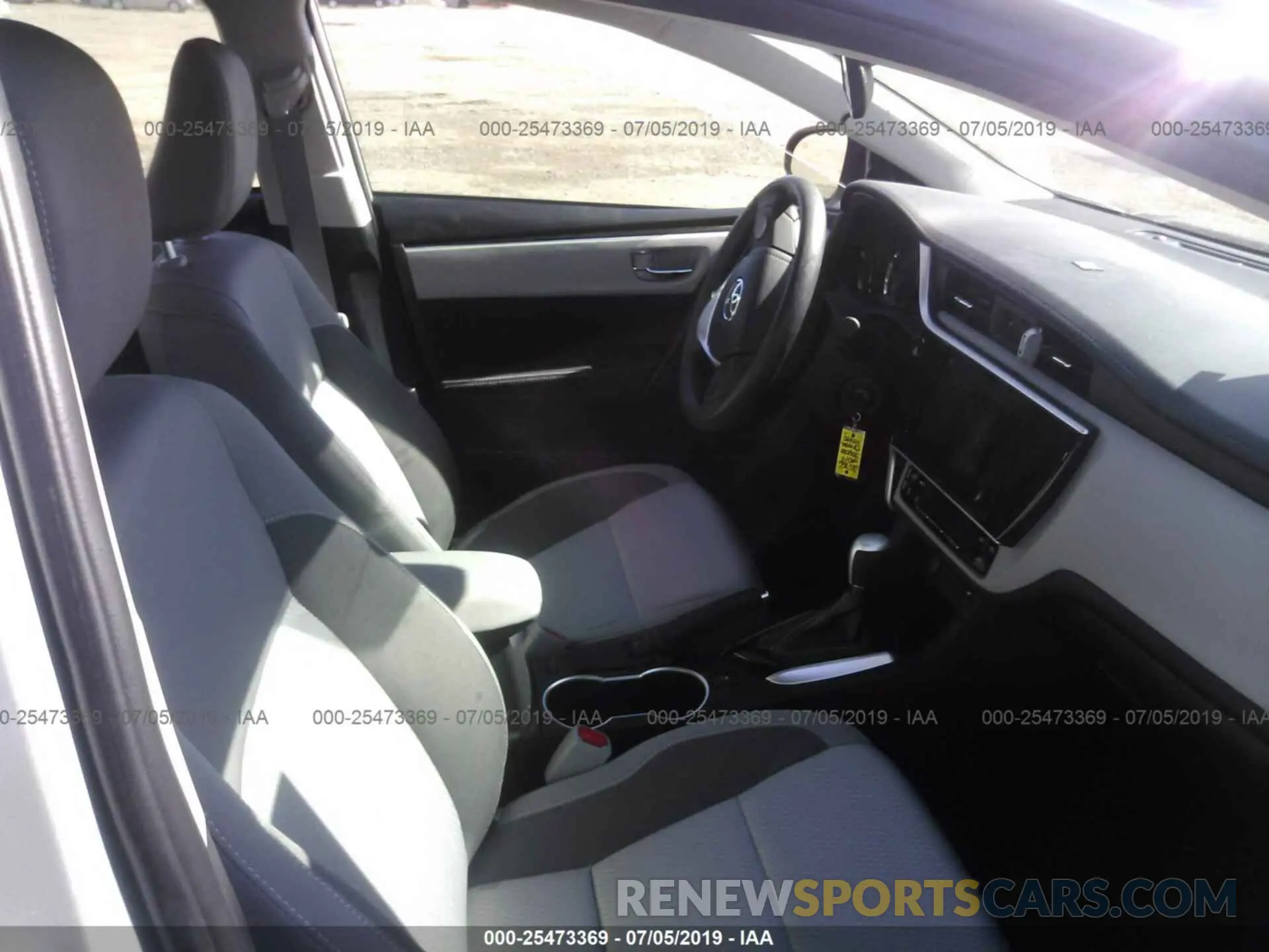 5 fotografías del automóvil dañado 5YFBURHE1KP866610 TOYOTA COROLLA 2019