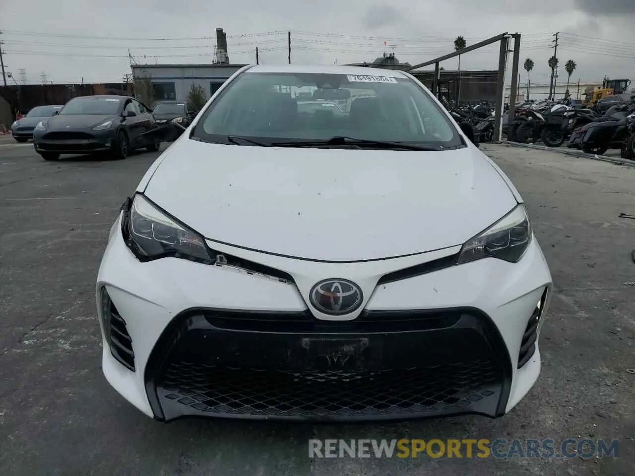 5 fotografías del automóvil dañado 5YFBURHE1KP878997 TOYOTA COROLLA 2019