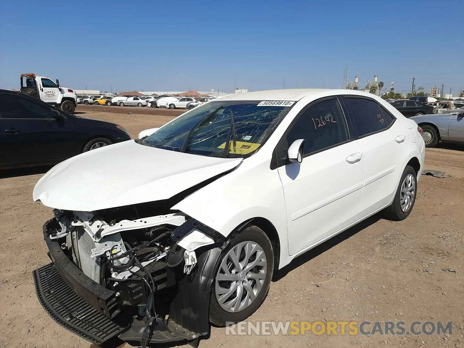 2 fotografías del automóvil dañado 5YFBURHE1KP879017 TOYOTA COROLLA 2019