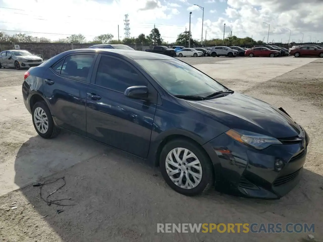 4 fotografías del automóvil dañado 5YFBURHE1KP879454 TOYOTA COROLLA 2019