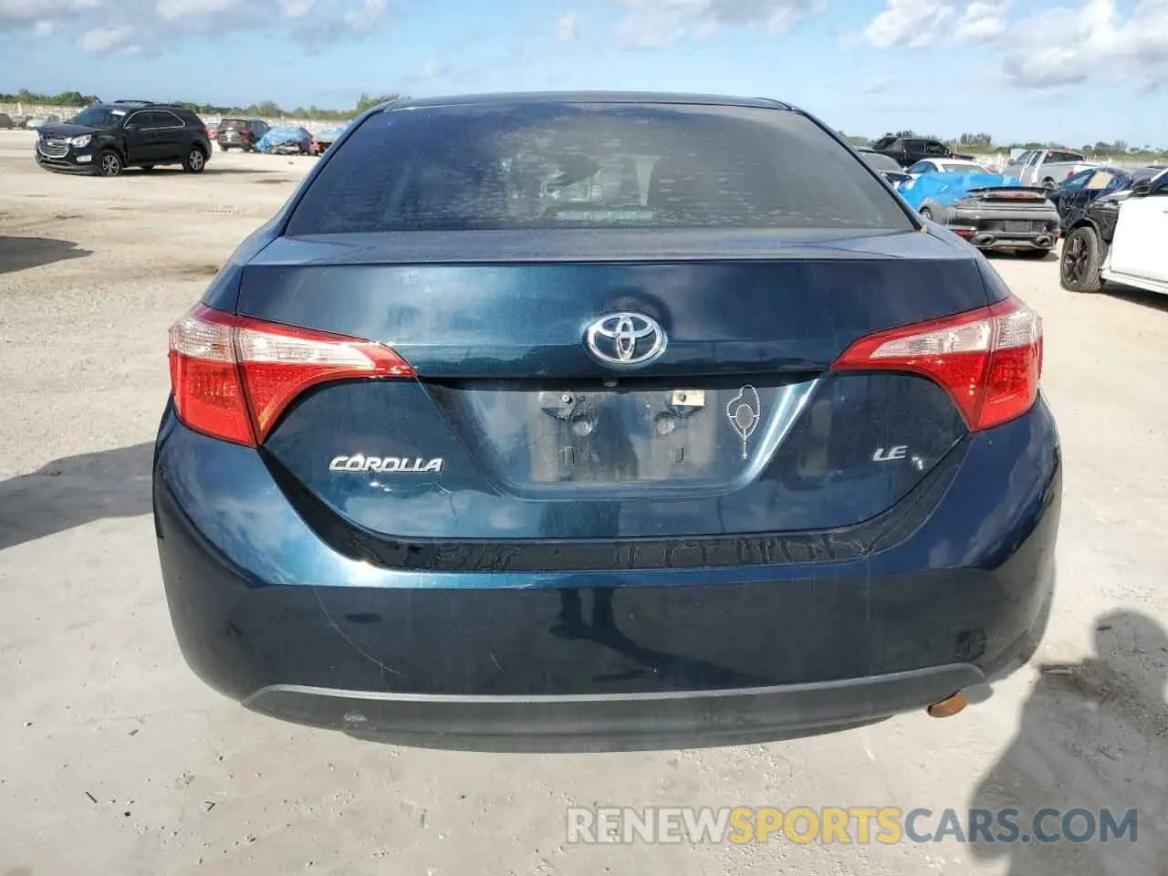 6 fotografías del automóvil dañado 5YFBURHE1KP879454 TOYOTA COROLLA 2019