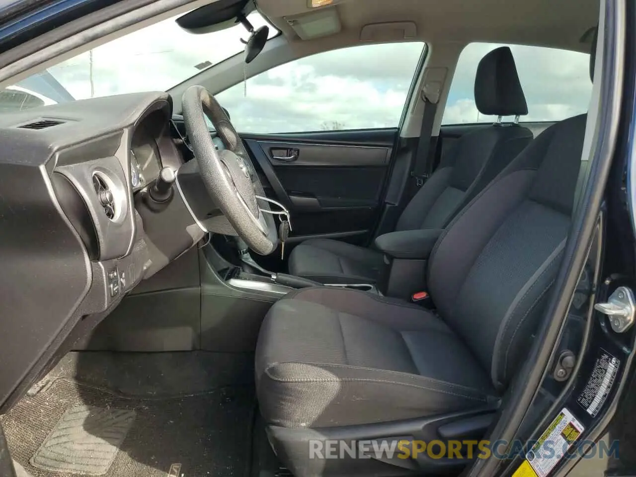 7 fotografías del automóvil dañado 5YFBURHE1KP879454 TOYOTA COROLLA 2019