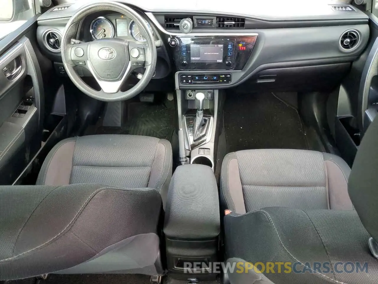 8 fotografías del automóvil dañado 5YFBURHE1KP879454 TOYOTA COROLLA 2019
