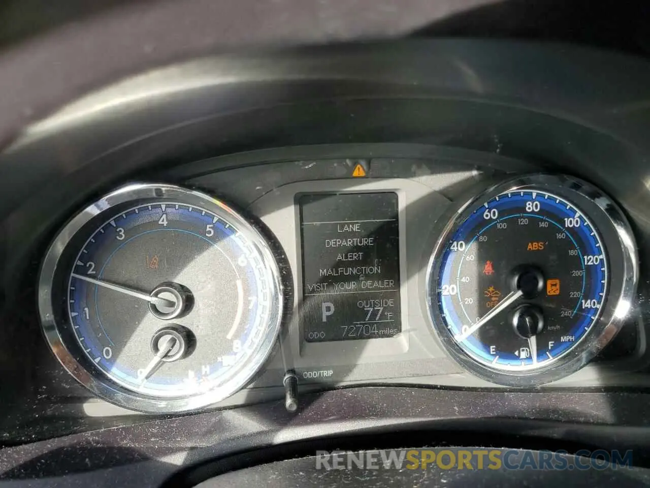 9 fotografías del automóvil dañado 5YFBURHE1KP879454 TOYOTA COROLLA 2019