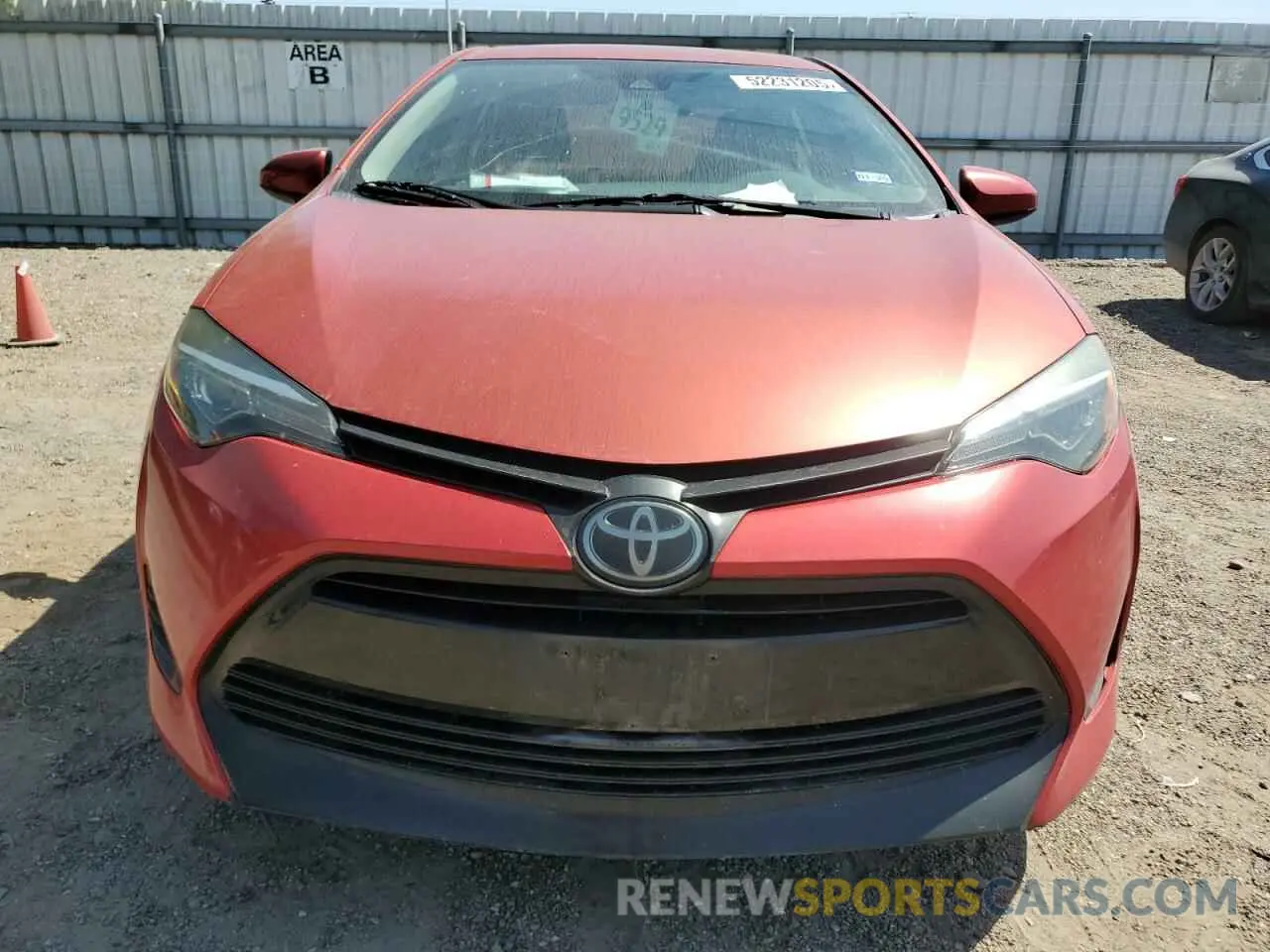 5 fotografías del automóvil dañado 5YFBURHE1KP880426 TOYOTA COROLLA 2019