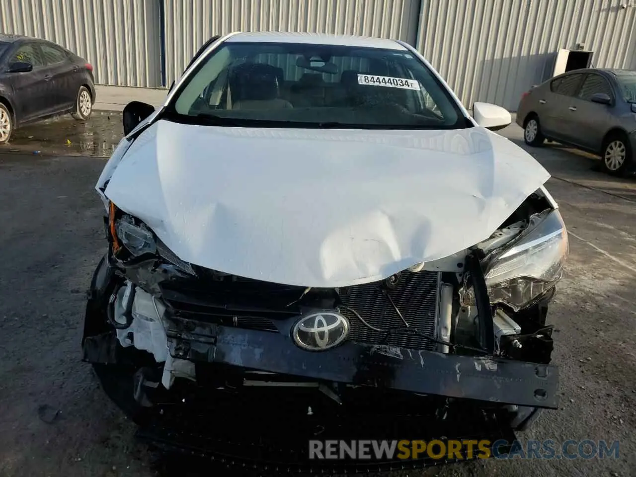 5 fotografías del automóvil dañado 5YFBURHE1KP881303 TOYOTA COROLLA 2019