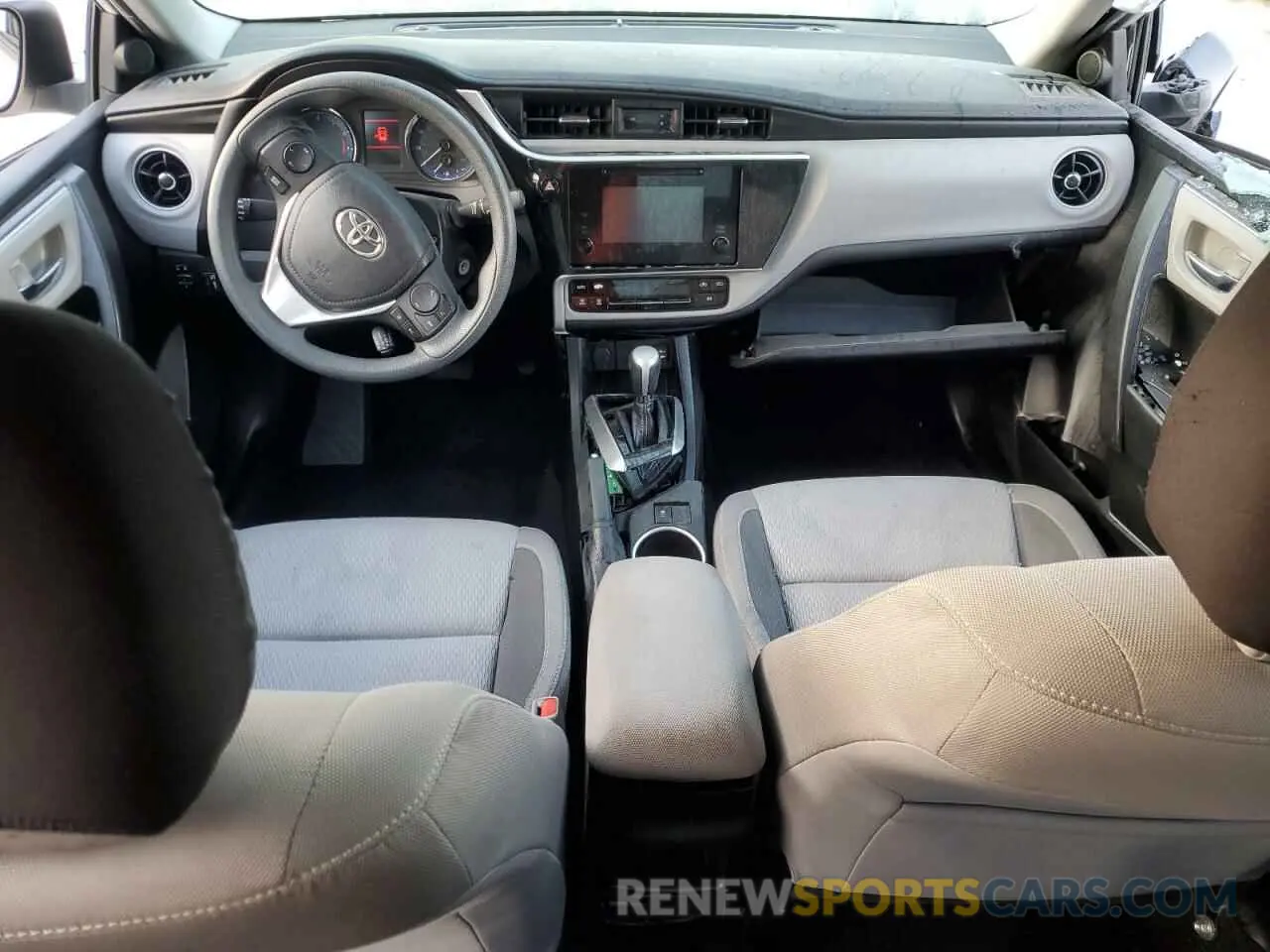 8 fotografías del automóvil dañado 5YFBURHE1KP881303 TOYOTA COROLLA 2019