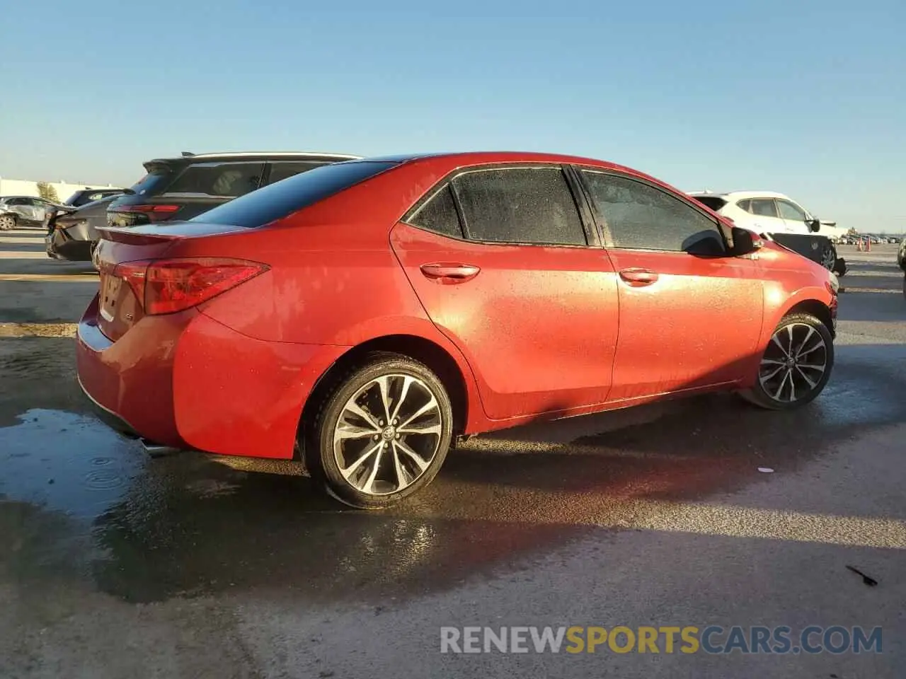 3 fotografías del automóvil dañado 5YFBURHE1KP884556 TOYOTA COROLLA 2019