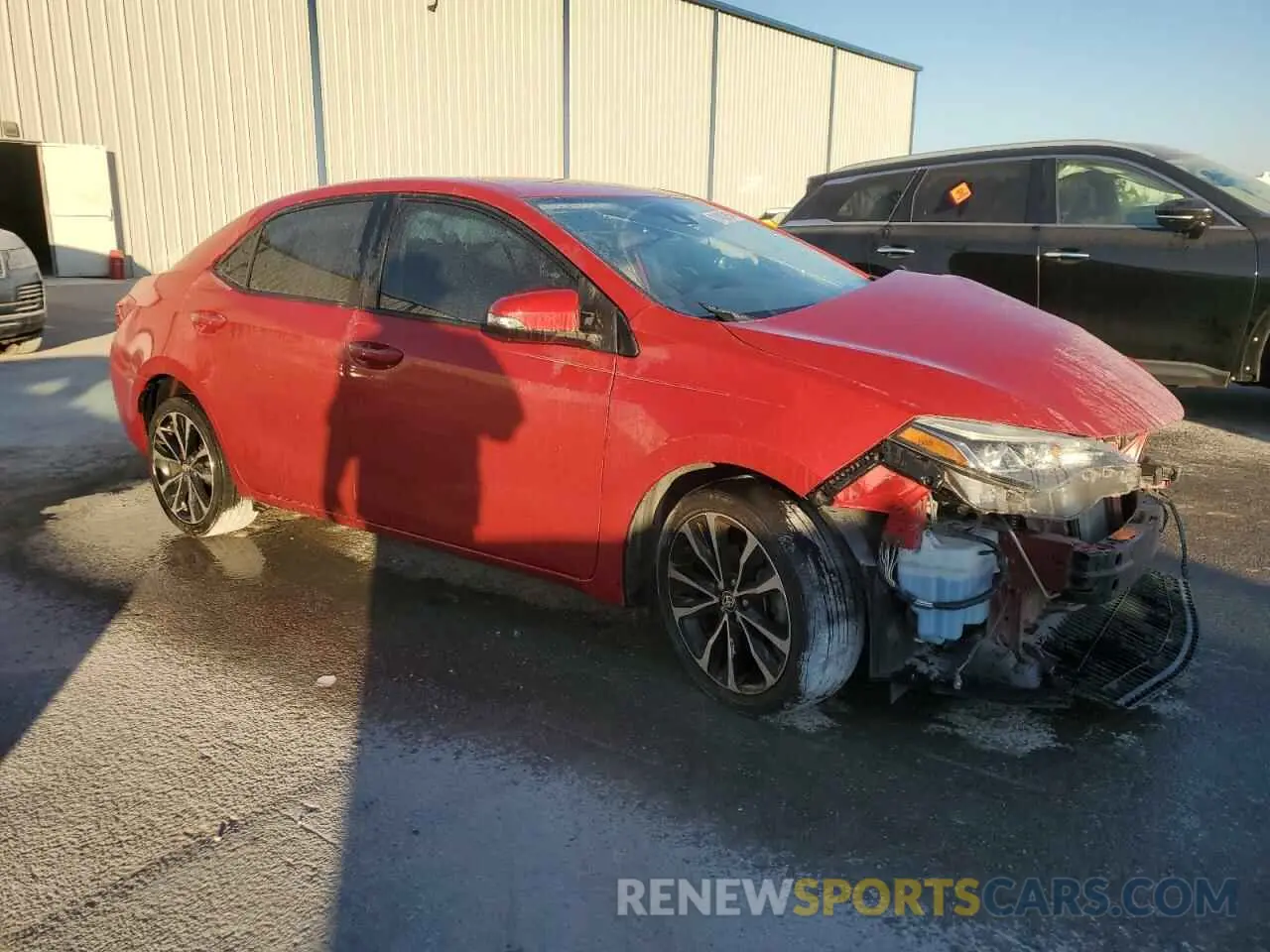4 fotografías del automóvil dañado 5YFBURHE1KP884556 TOYOTA COROLLA 2019