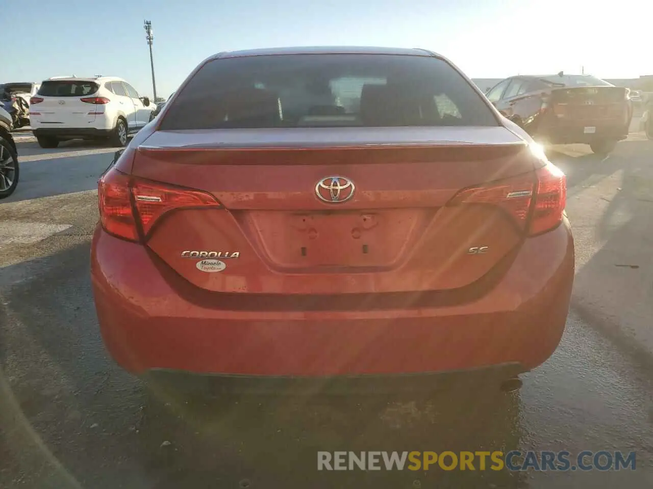 6 fotografías del automóvil dañado 5YFBURHE1KP884556 TOYOTA COROLLA 2019
