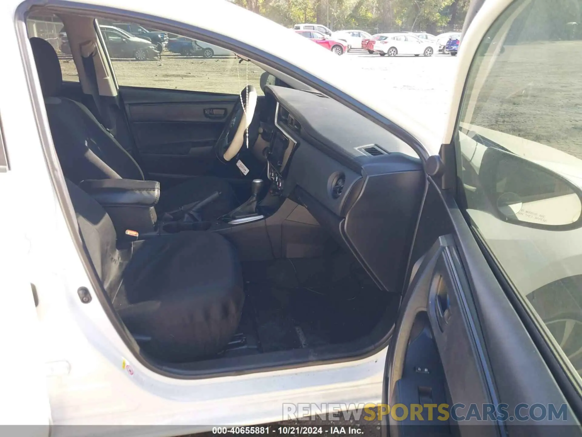 5 fotografías del automóvil dañado 5YFBURHE1KP887621 TOYOTA COROLLA 2019
