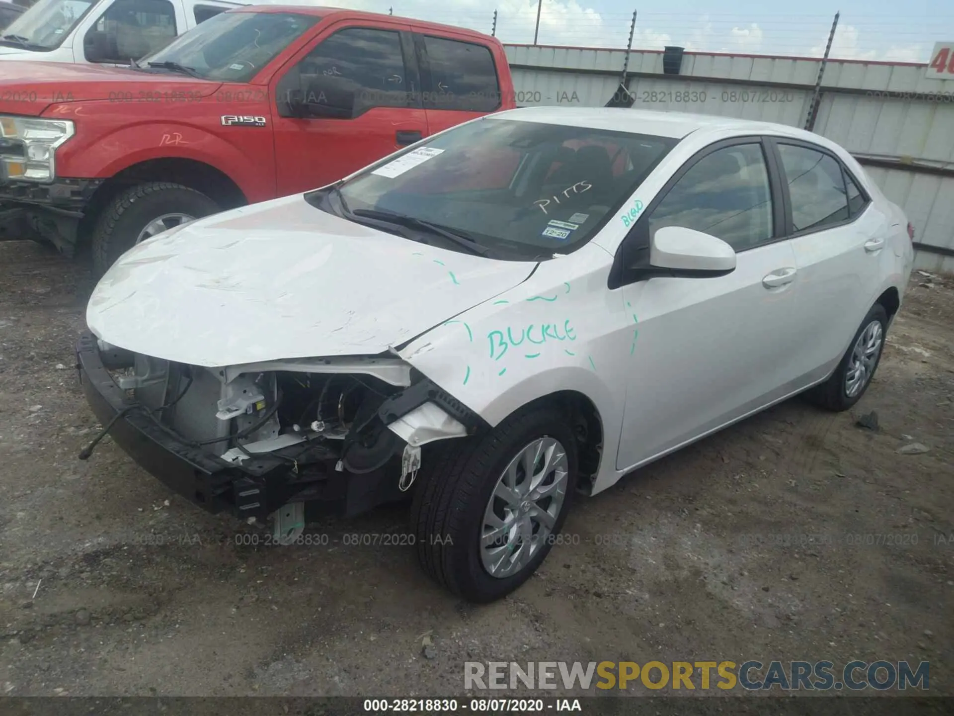 2 fotografías del automóvil dañado 5YFBURHE1KP888378 TOYOTA COROLLA 2019