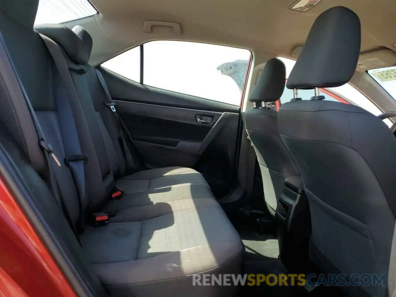 10 fotografías del automóvil dañado 5YFBURHE1KP889806 TOYOTA COROLLA 2019