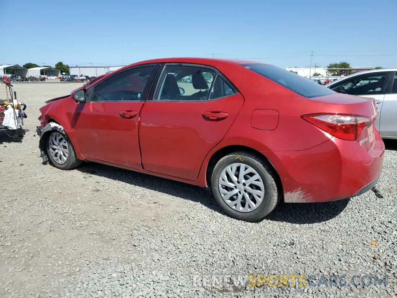 2 fotografías del automóvil dañado 5YFBURHE1KP889806 TOYOTA COROLLA 2019