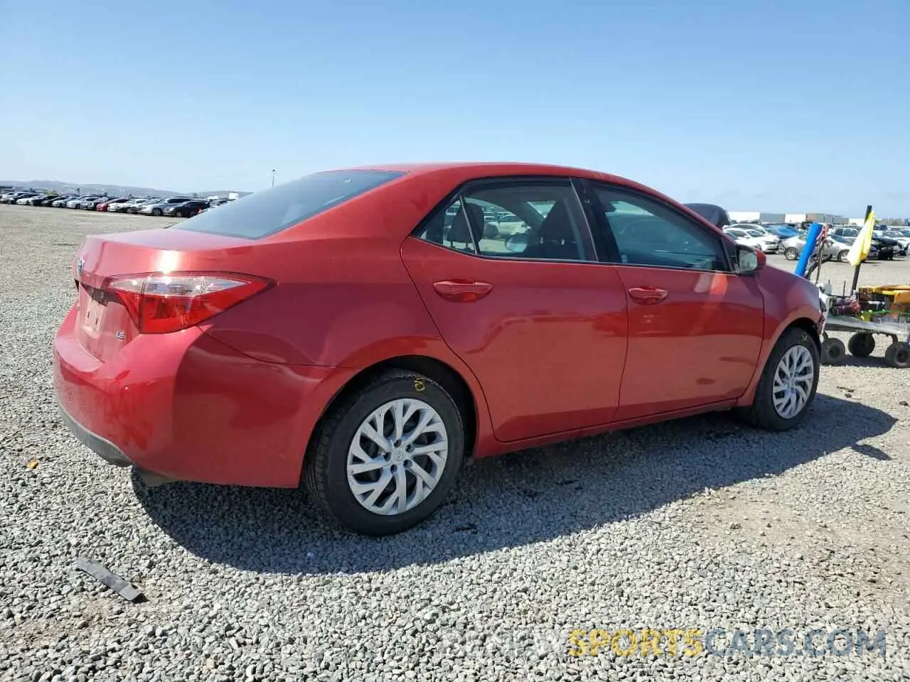 3 fotografías del automóvil dañado 5YFBURHE1KP889806 TOYOTA COROLLA 2019