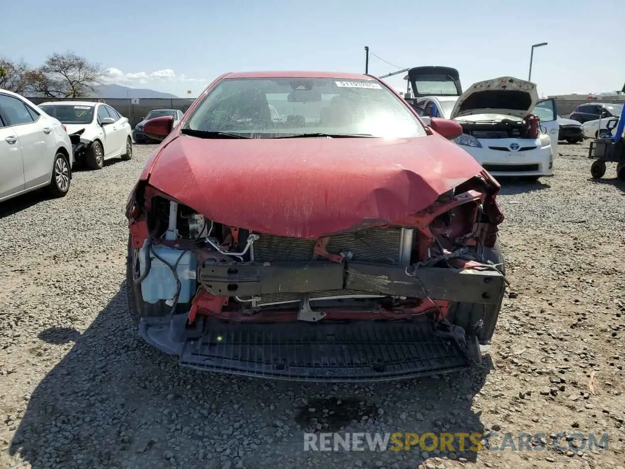 5 fotografías del automóvil dañado 5YFBURHE1KP889806 TOYOTA COROLLA 2019