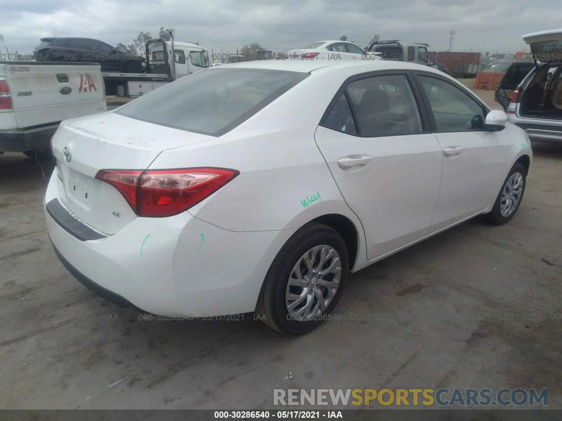 4 fotografías del automóvil dañado 5YFBURHE1KP892690 TOYOTA COROLLA 2019