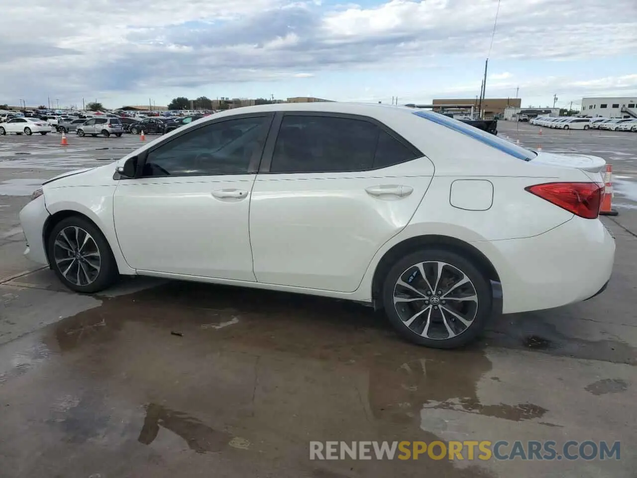 2 fotografías del automóvil dañado 5YFBURHE1KP897873 TOYOTA COROLLA 2019