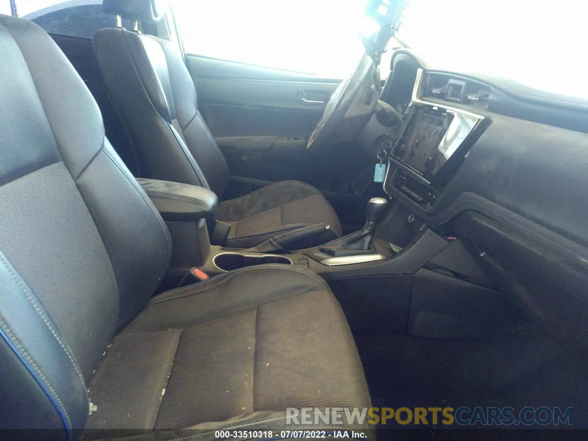 5 fotografías del automóvil dañado 5YFBURHE1KP898702 TOYOTA COROLLA 2019
