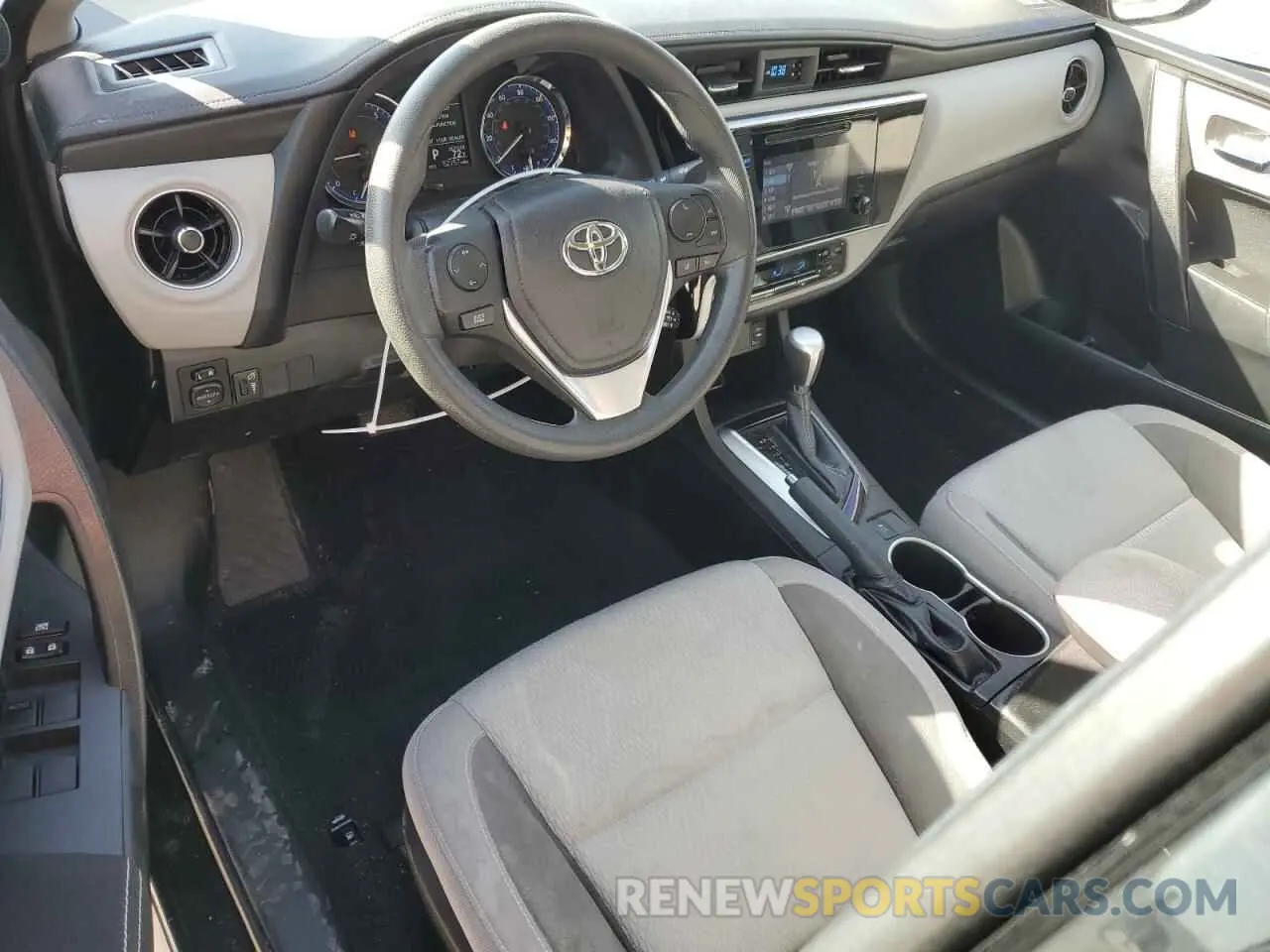 8 fotografías del automóvil dañado 5YFBURHE1KP902716 TOYOTA COROLLA 2019