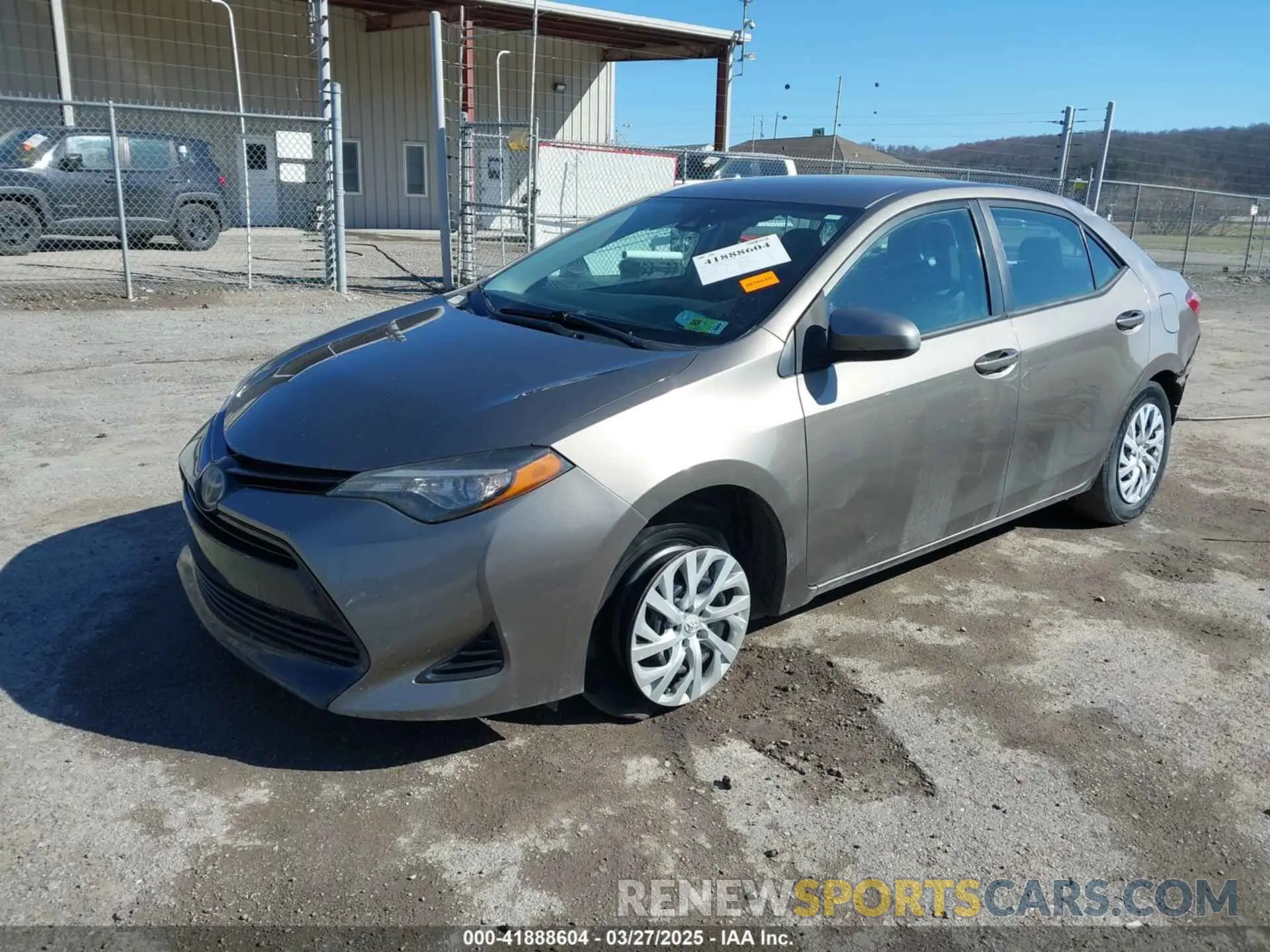 2 fotografías del automóvil dañado 5YFBURHE1KP905180 TOYOTA COROLLA 2019