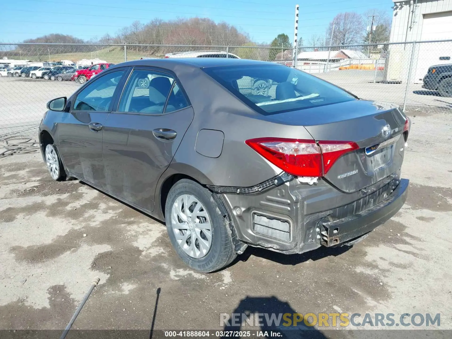 3 fotografías del automóvil dañado 5YFBURHE1KP905180 TOYOTA COROLLA 2019