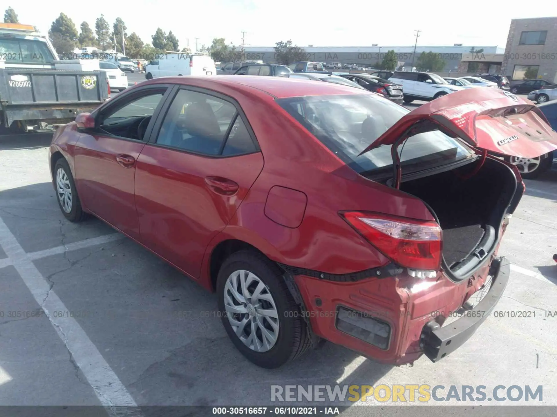 3 fotografías del automóvil dañado 5YFBURHE1KP906412 TOYOTA COROLLA 2019