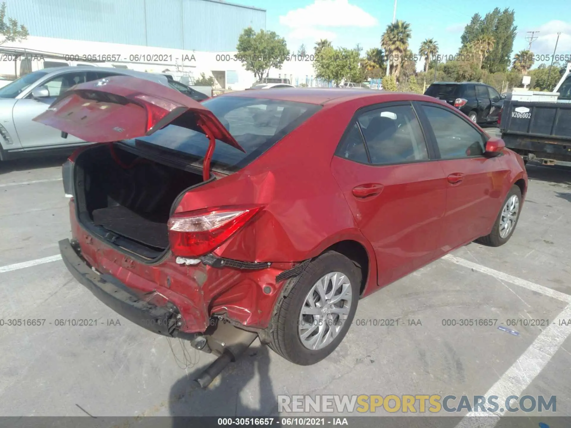 4 fotografías del automóvil dañado 5YFBURHE1KP906412 TOYOTA COROLLA 2019