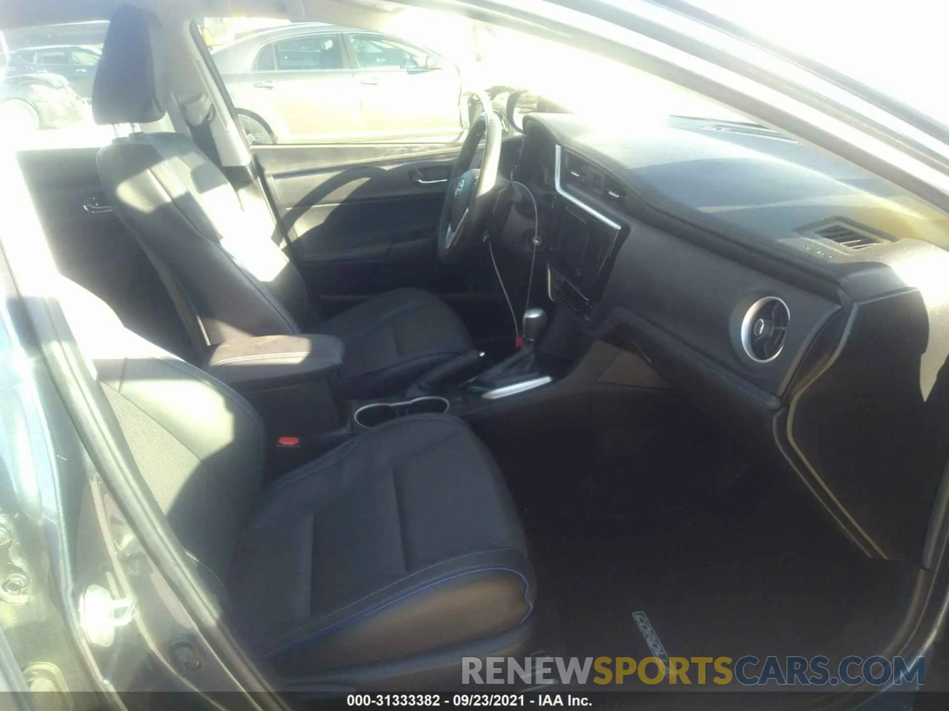5 fotografías del automóvil dañado 5YFBURHE1KP915935 TOYOTA COROLLA 2019