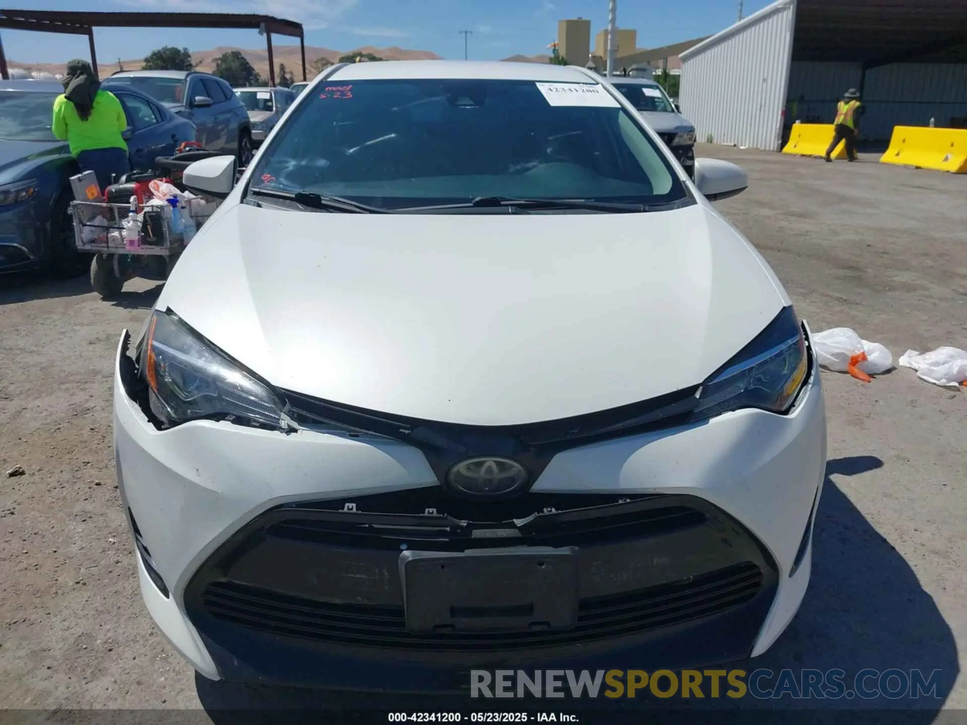 13 fotografías del automóvil dañado 5YFBURHE1KP918172 TOYOTA COROLLA 2019