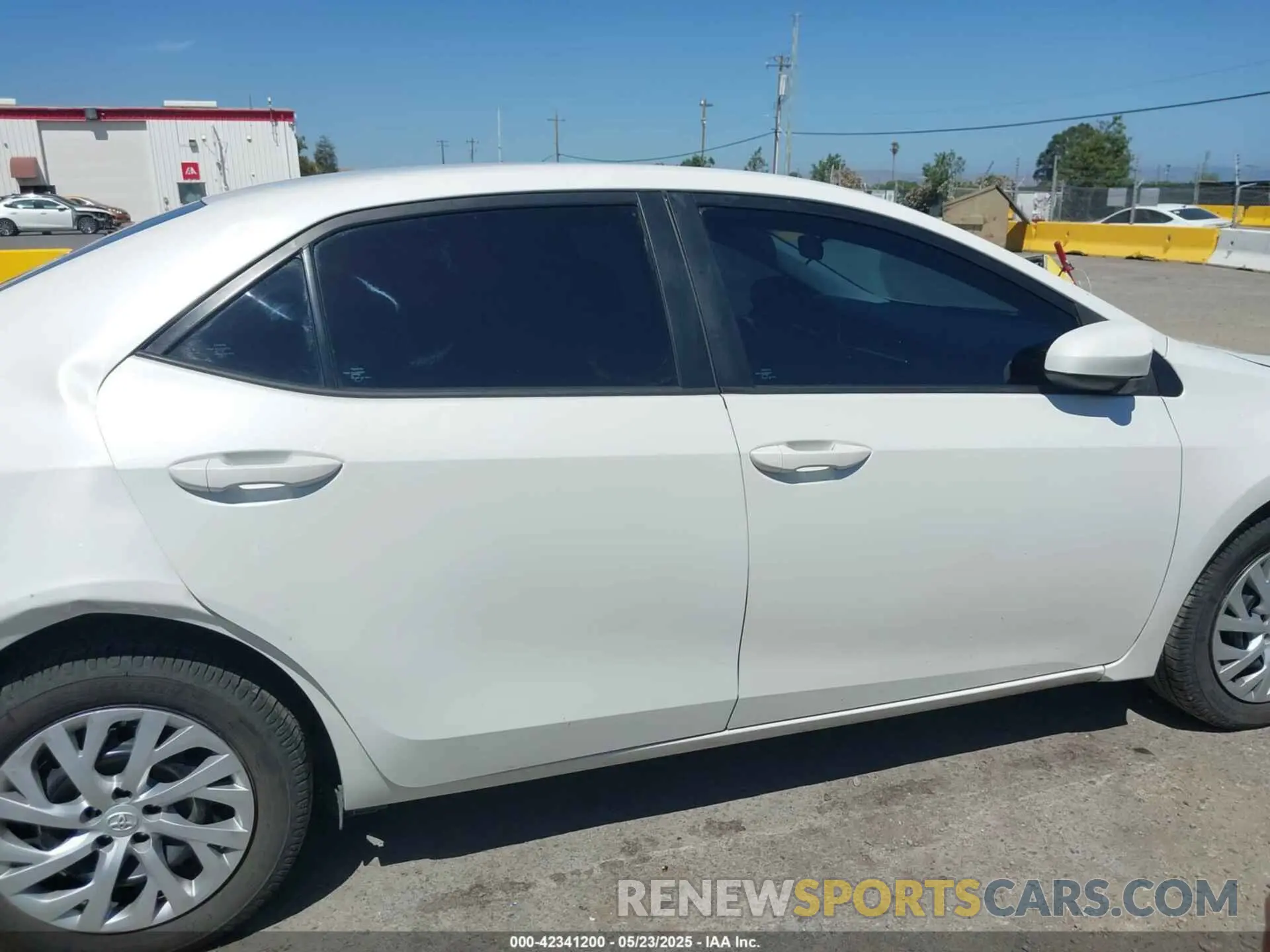 14 fotografías del automóvil dañado 5YFBURHE1KP918172 TOYOTA COROLLA 2019