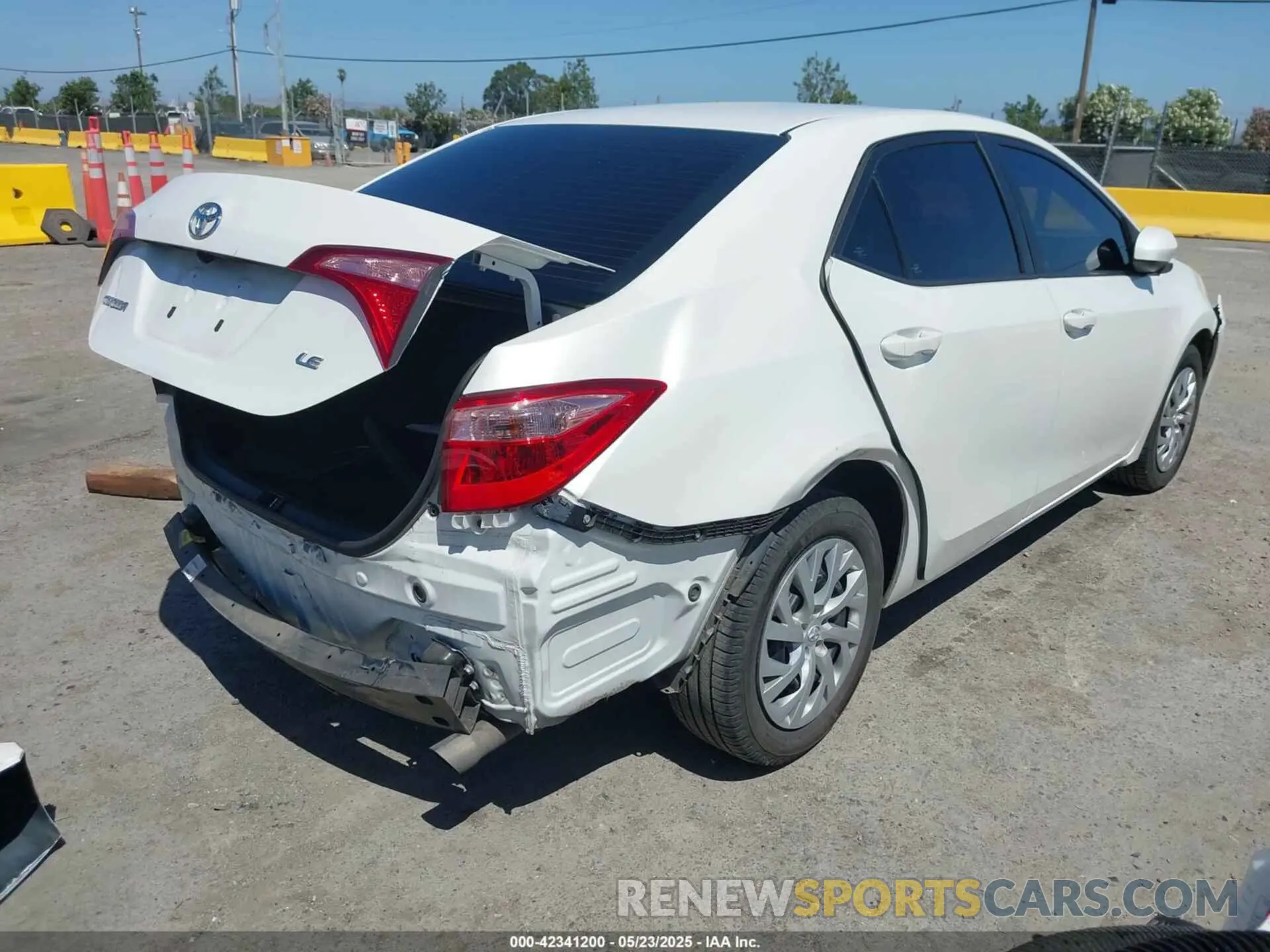 4 fotografías del automóvil dañado 5YFBURHE1KP918172 TOYOTA COROLLA 2019