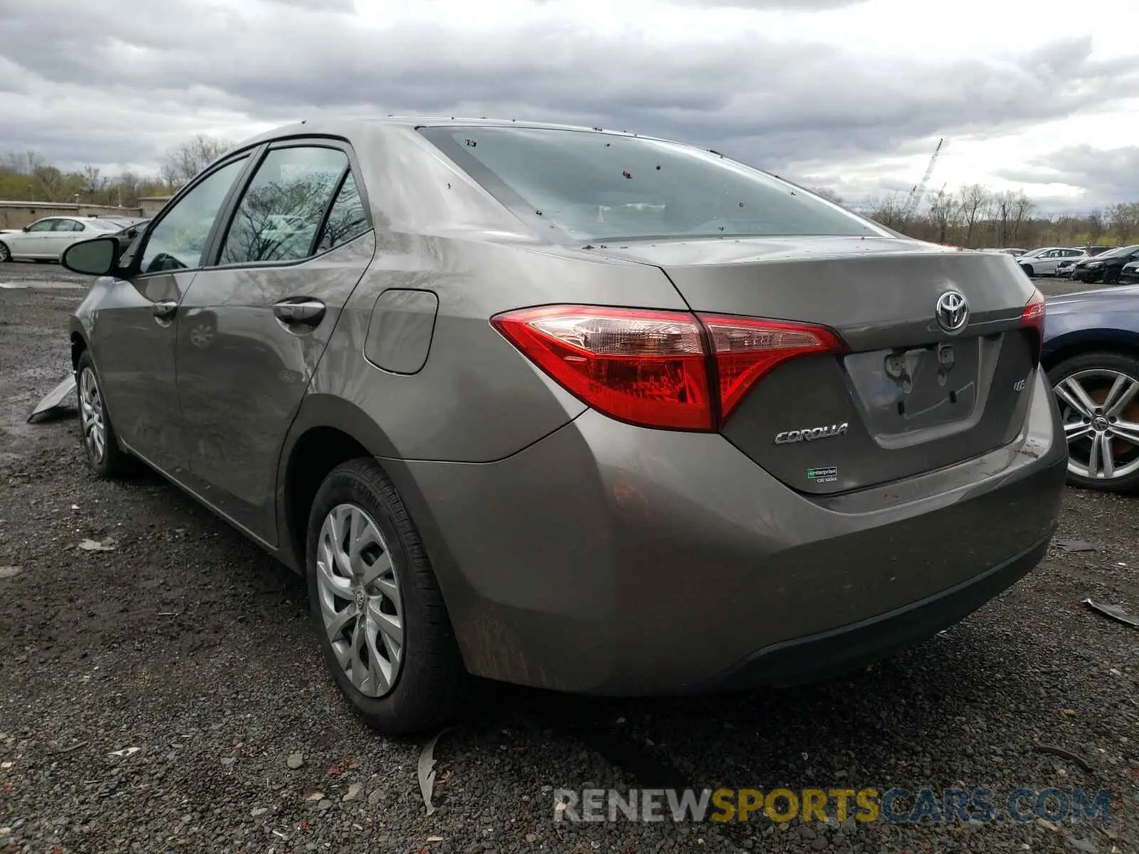 3 fotografías del automóvil dañado 5YFBURHE1KP931892 TOYOTA COROLLA 2019