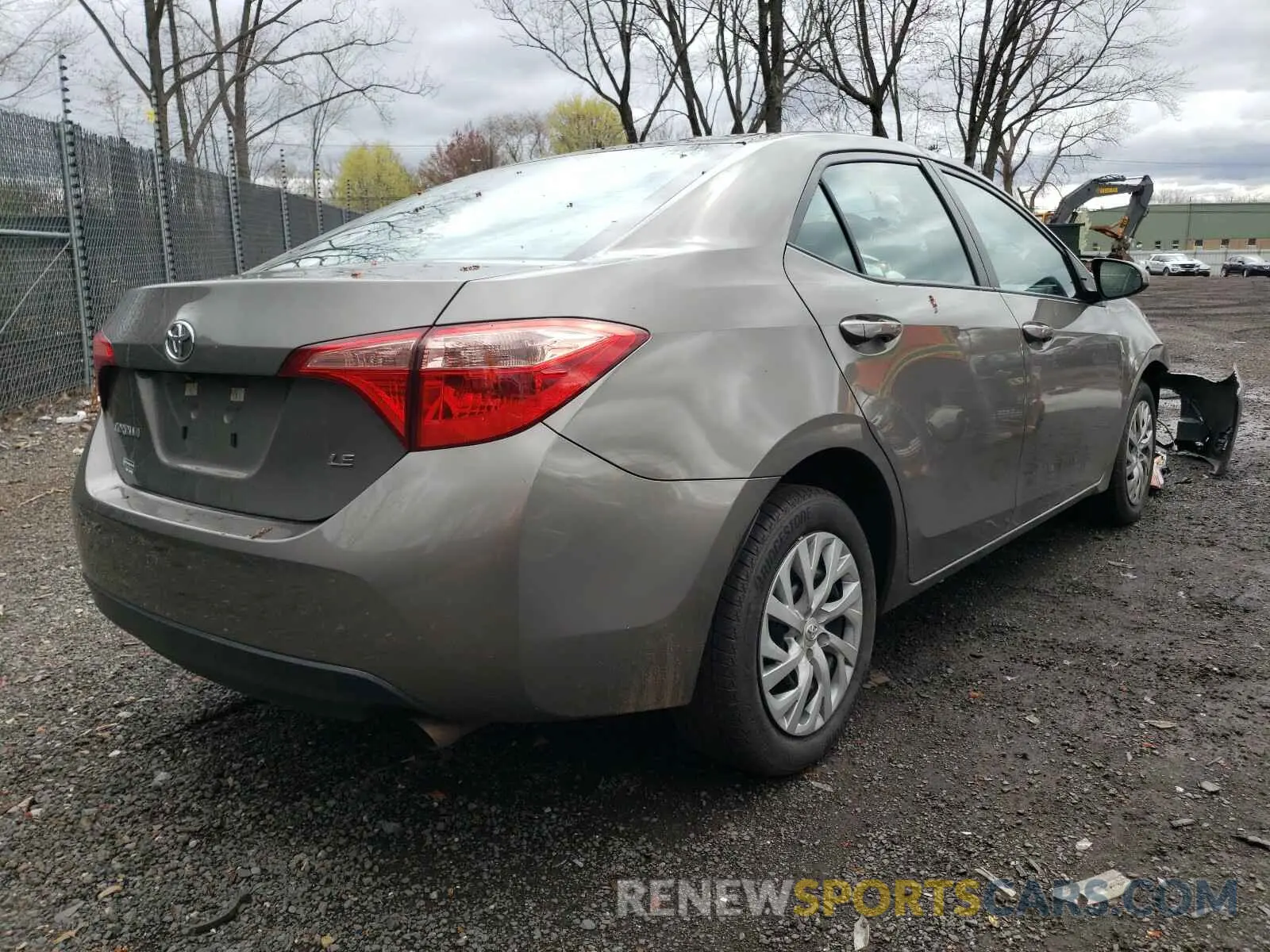 4 fotografías del automóvil dañado 5YFBURHE1KP931892 TOYOTA COROLLA 2019