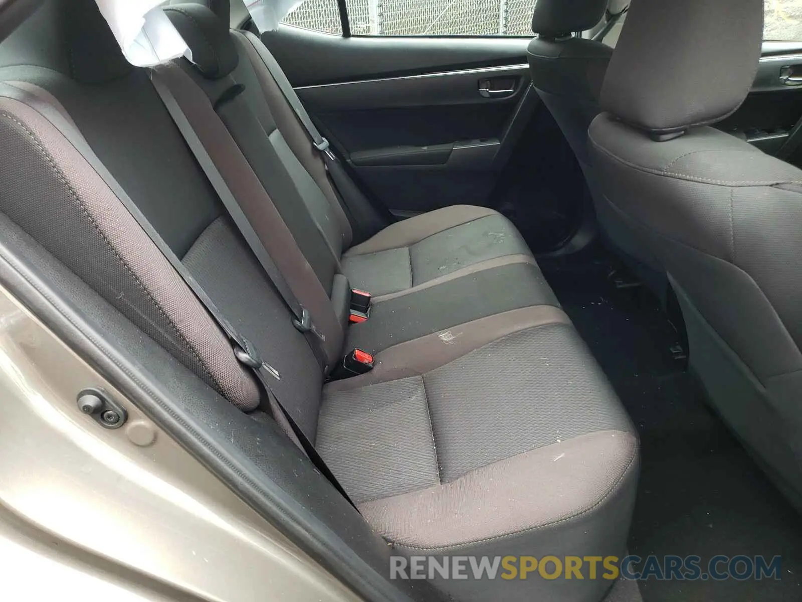 6 fotografías del automóvil dañado 5YFBURHE1KP931892 TOYOTA COROLLA 2019
