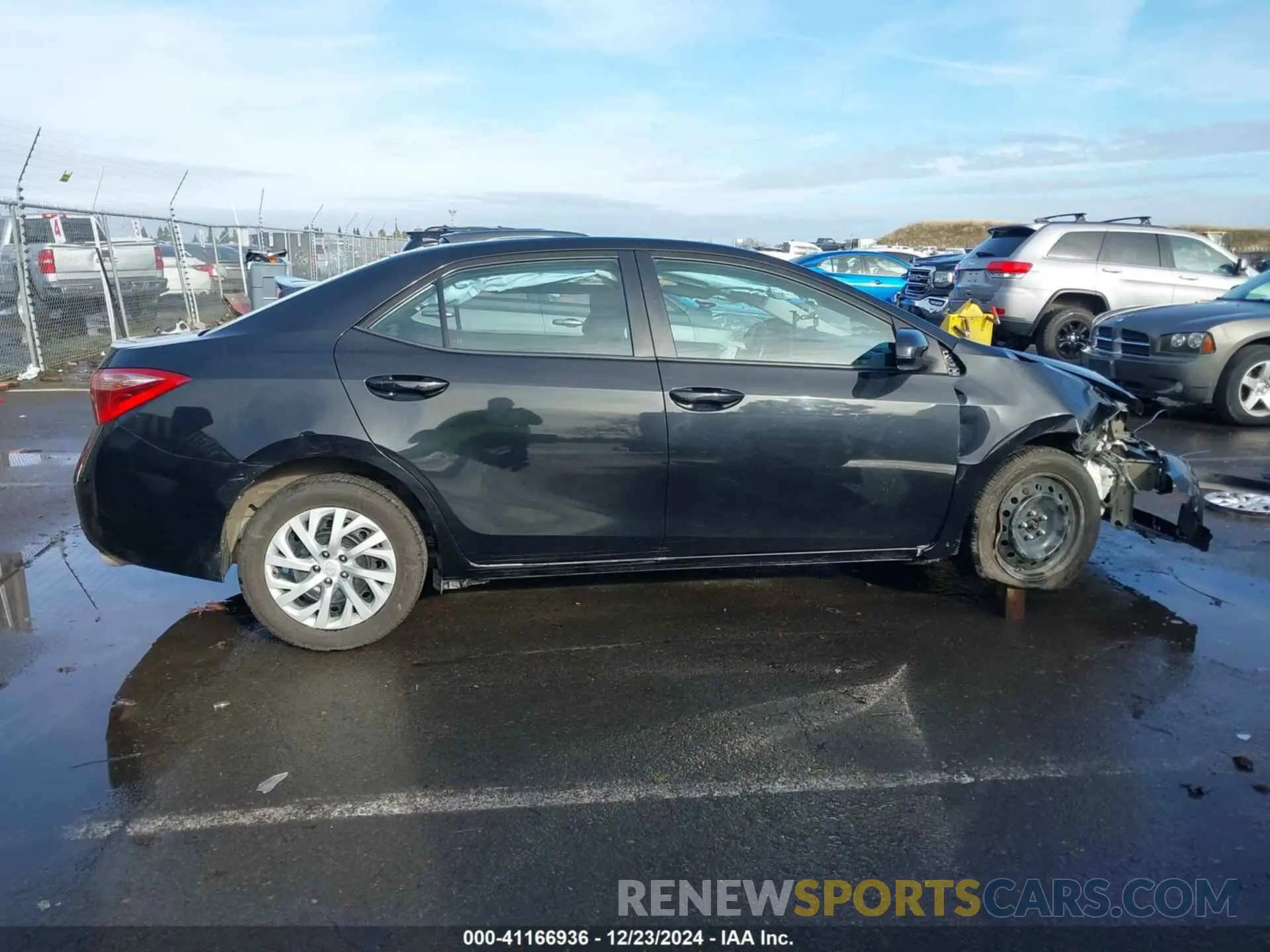 13 fotografías del automóvil dañado 5YFBURHE1KP932749 TOYOTA COROLLA 2019