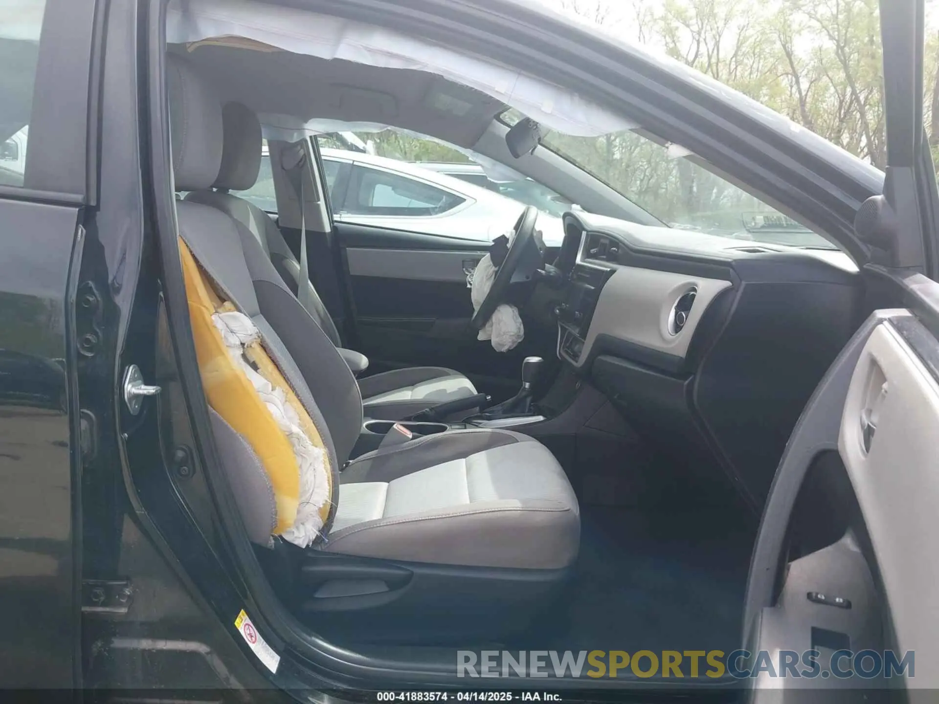 5 fotografías del automóvil dañado 5YFBURHE1KP933545 TOYOTA COROLLA 2019