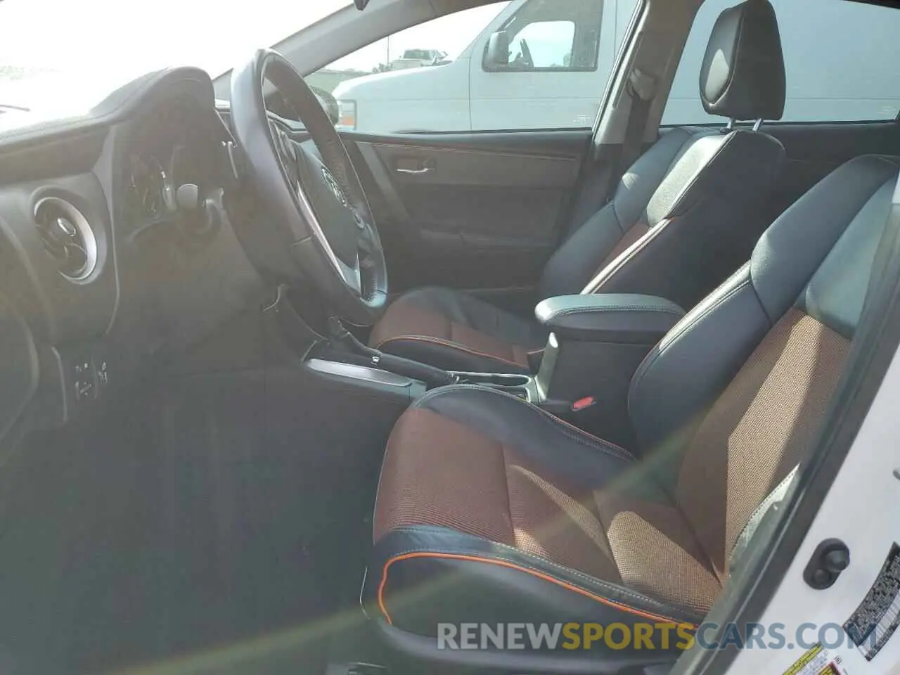 7 fotografías del automóvil dañado 5YFBURHE1KP941466 TOYOTA COROLLA 2019