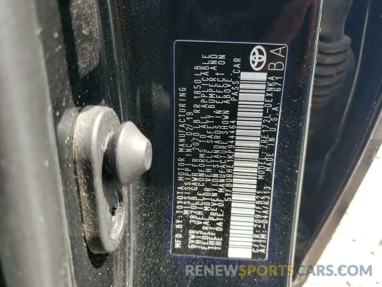13 fotografías del automóvil dañado 5YFBURHE1KP944464 TOYOTA COROLLA 2019