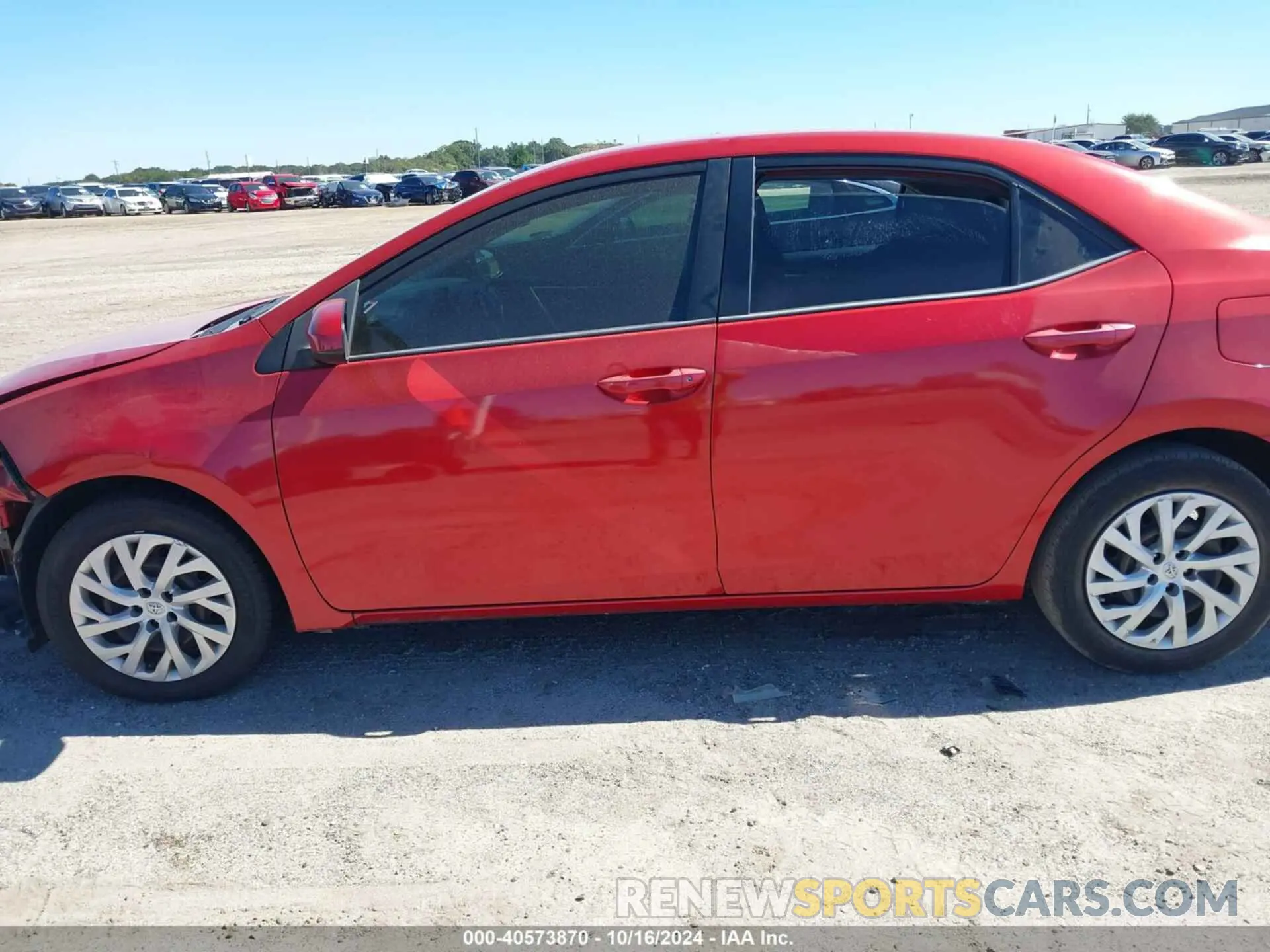 14 fotografías del automóvil dañado 5YFBURHE1KP945596 TOYOTA COROLLA 2019