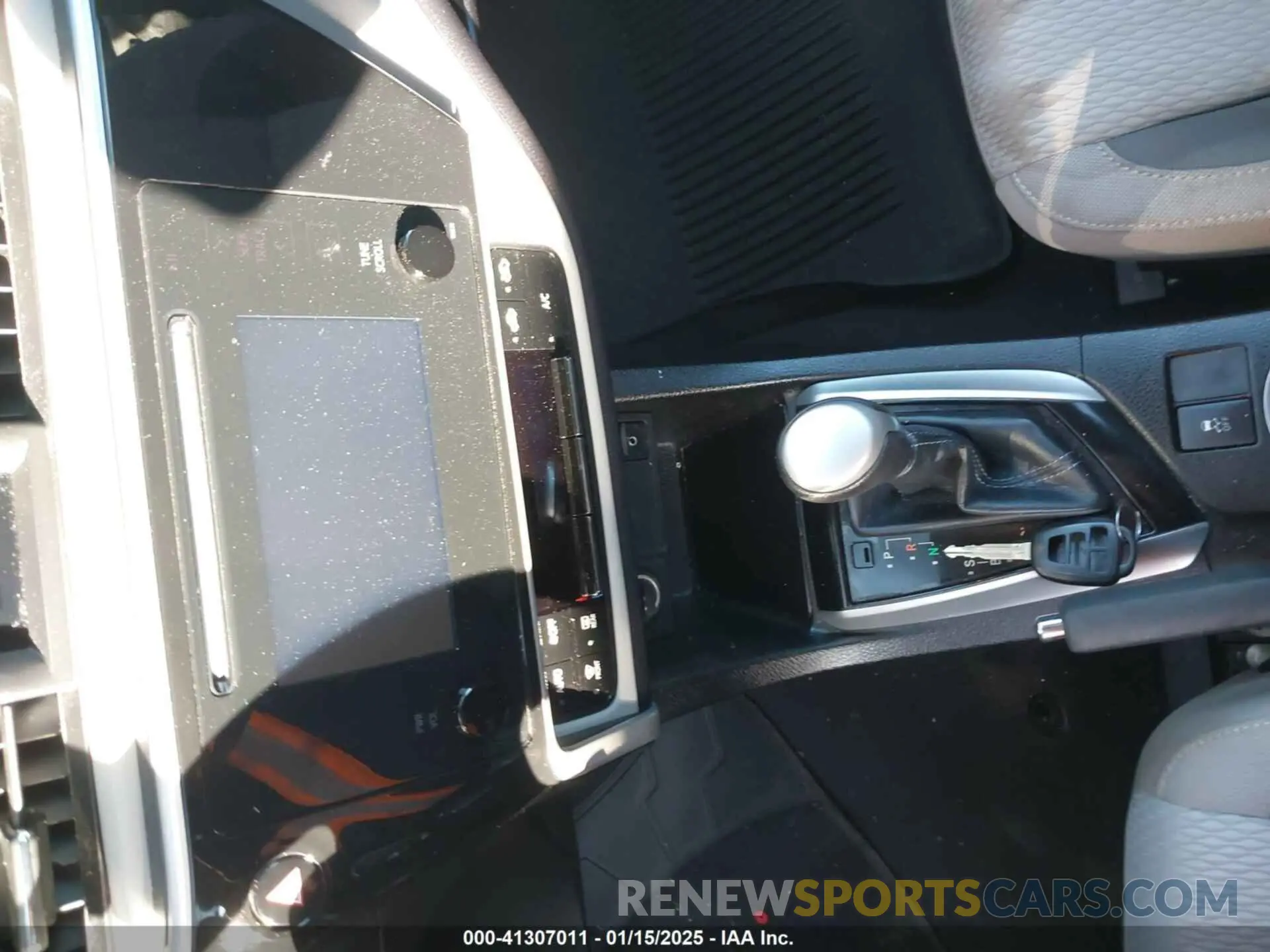 11 fotografías del automóvil dañado 5YFBURHE1KP947607 TOYOTA COROLLA 2019