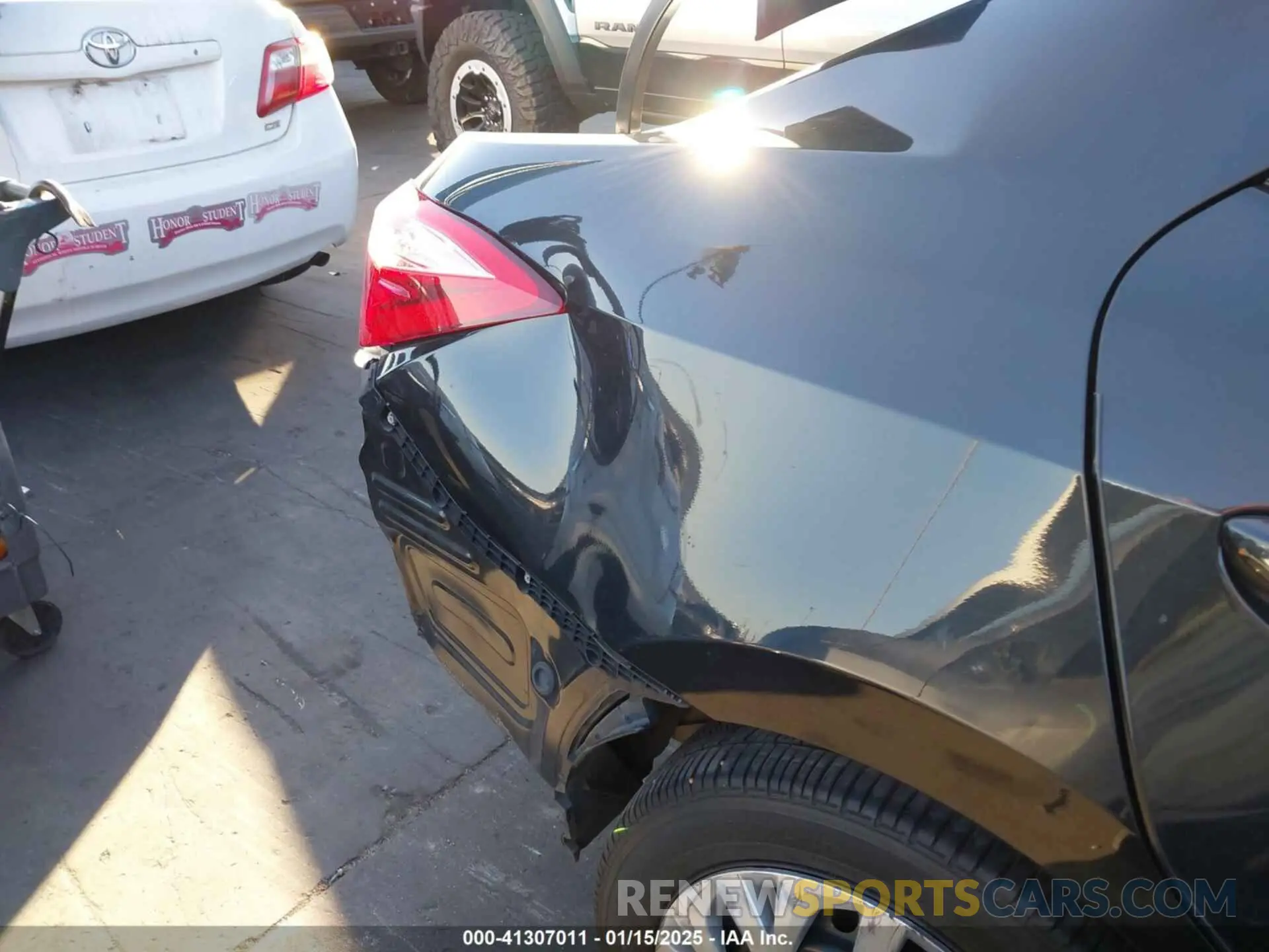 22 fotografías del automóvil dañado 5YFBURHE1KP947607 TOYOTA COROLLA 2019